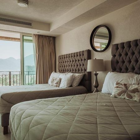 Grand Venetian Beachfront Condos Puerto Vallarta Exterior foto