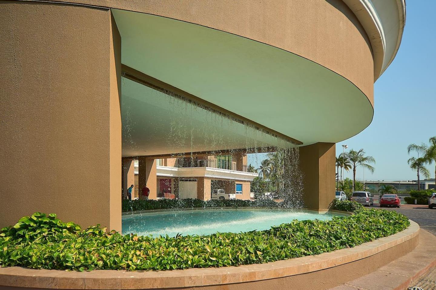 Grand Venetian Beachfront Condos Puerto Vallarta Exterior foto