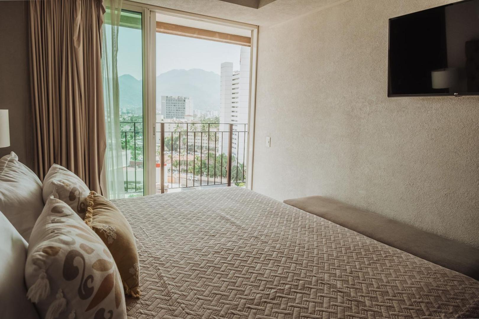 Grand Venetian Beachfront Condos Puerto Vallarta Exterior foto
