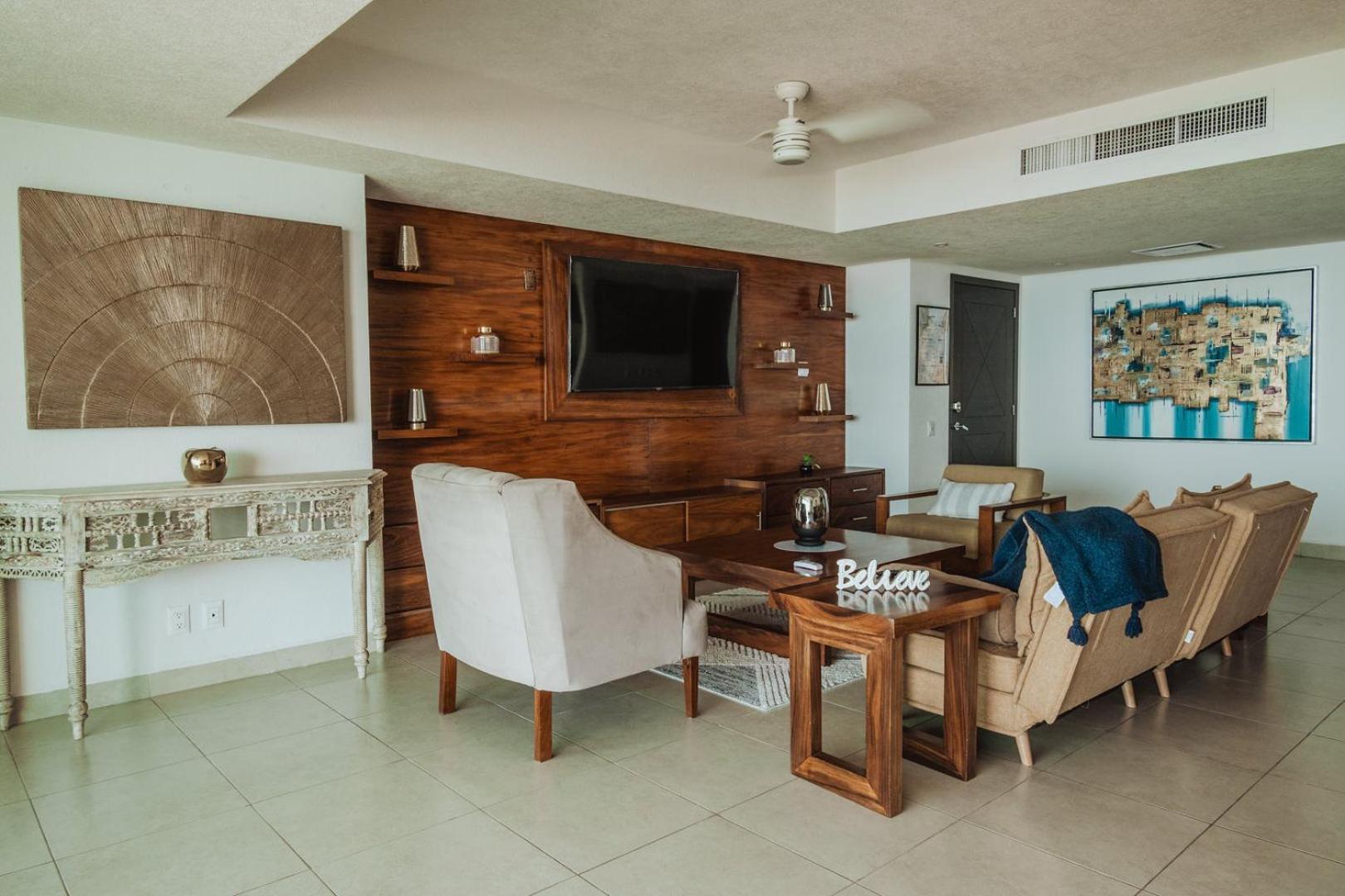 Grand Venetian Beachfront Condos Puerto Vallarta Exterior foto