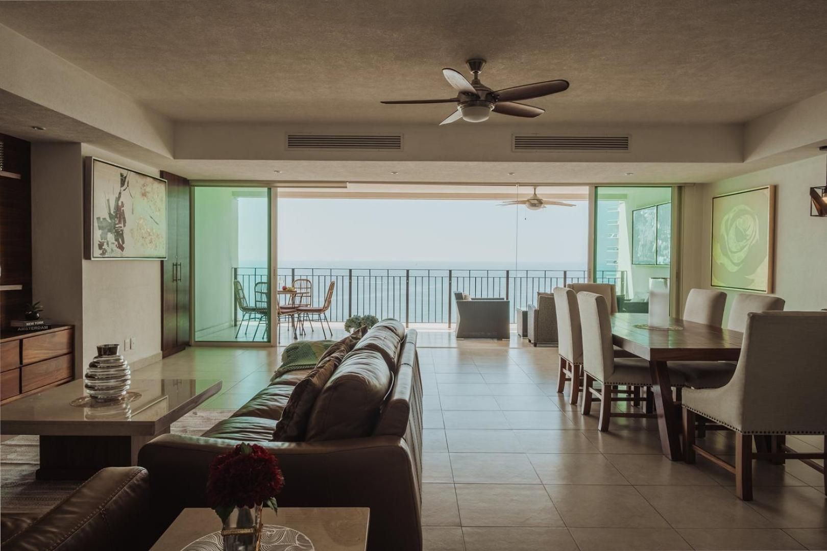 Grand Venetian Beachfront Condos Puerto Vallarta Exterior foto