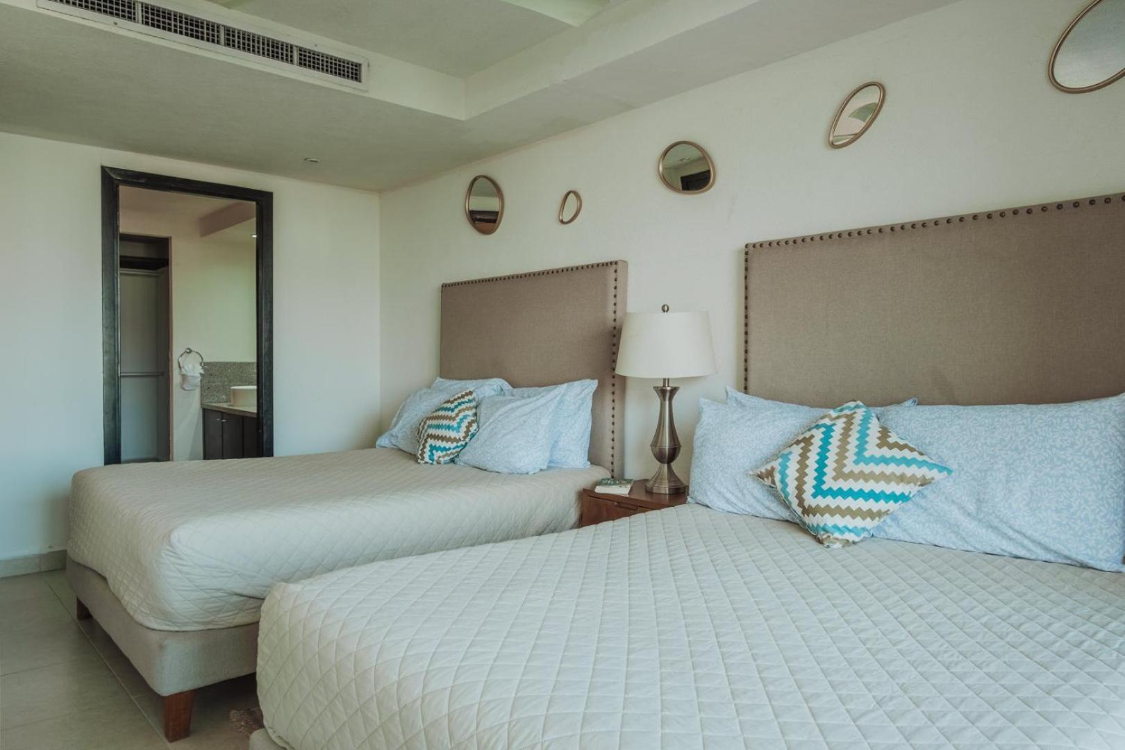 Grand Venetian Beachfront Condos Puerto Vallarta Exterior foto